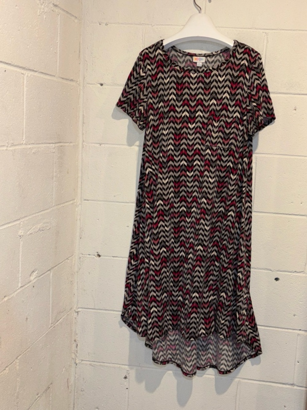 LuLaRoe Simply Comfortable dress midi short sleeve red gray chevron drop hem XL